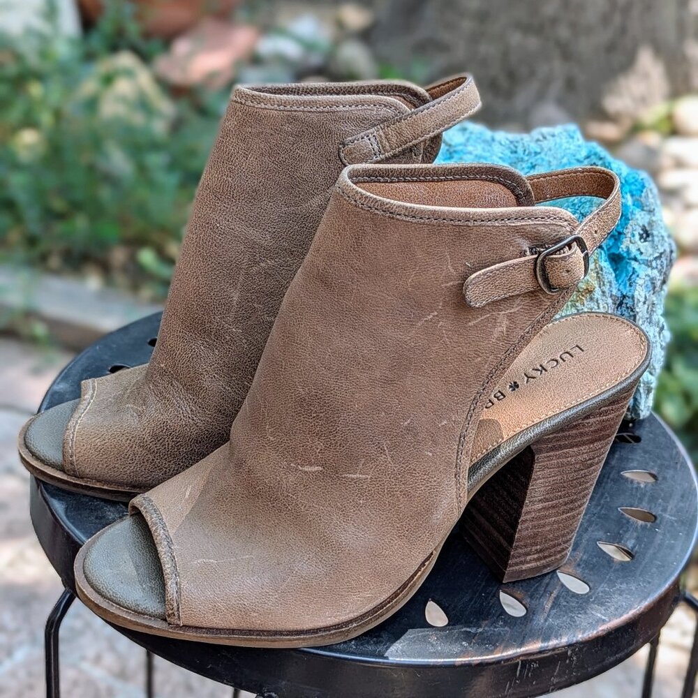 Lucky Brand Distressed Leather Chunky Heels: Peep Toe, Sling Back Bootie Size 7